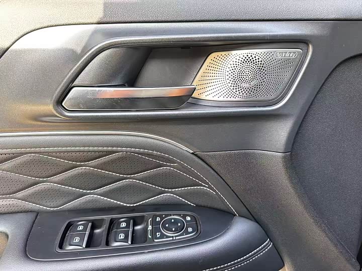 Фото 9 - Tank 300