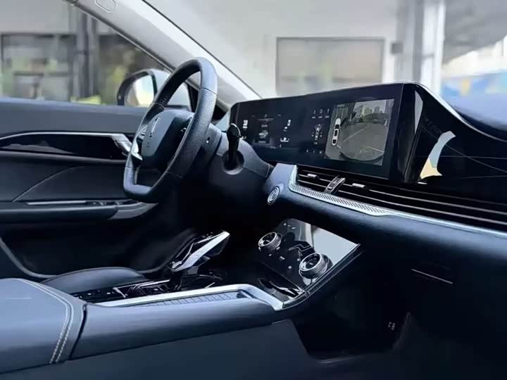 Фото 5 - Bestune B70