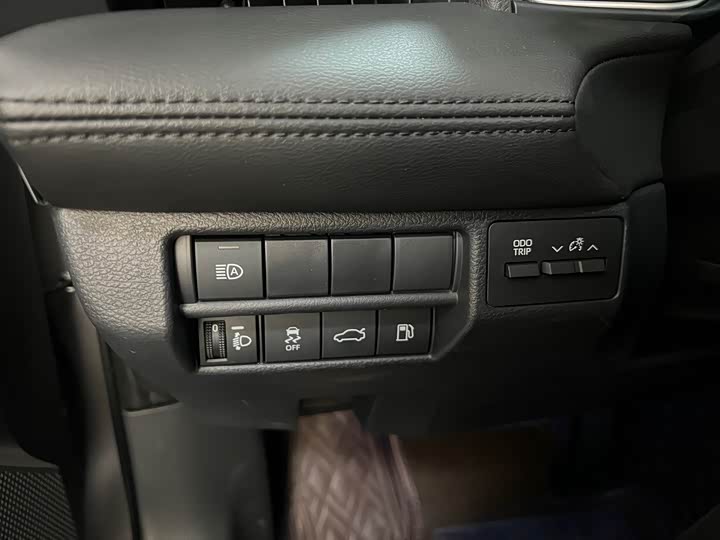 Фото 7 - Toyota Avalon