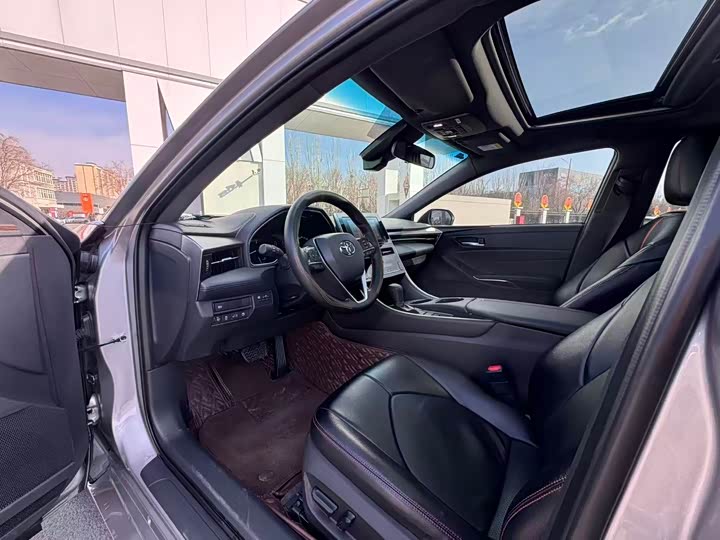 Фото 8 - Toyota Avalon