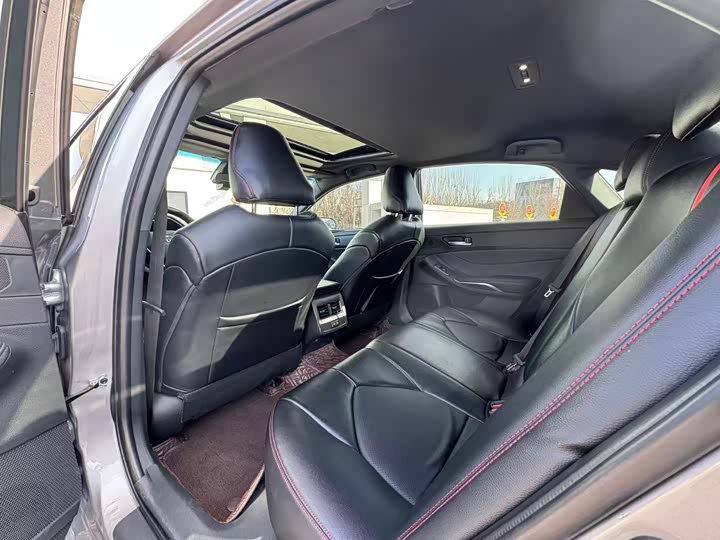 Фото 9 - Toyota Avalon