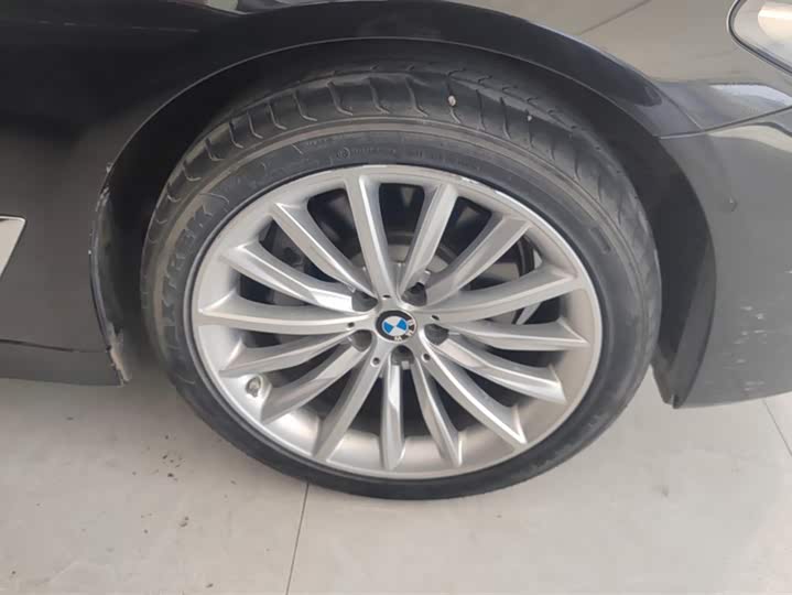 Фото 6 - BMW 5 Series