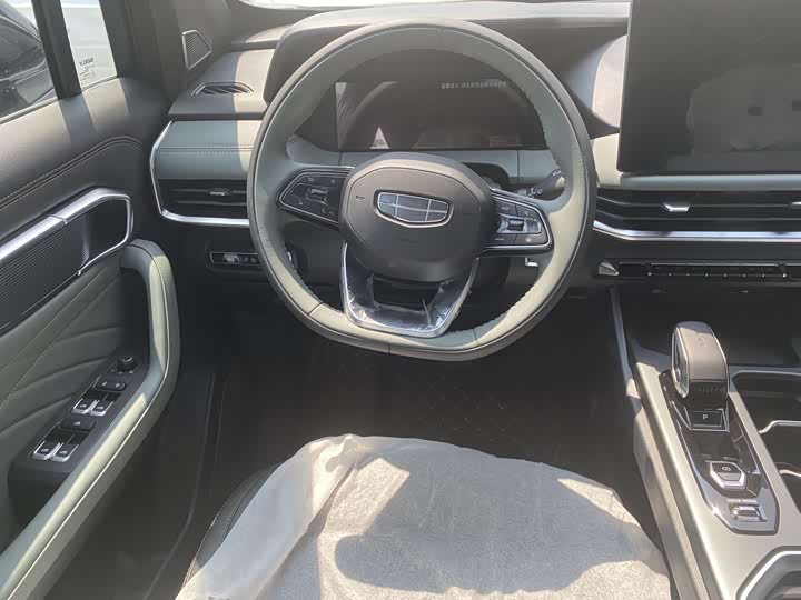 Фото 5 - Geely Okavango L