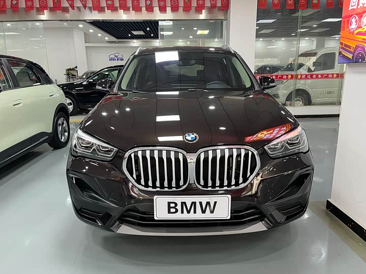 Фото 2 - BMW X1