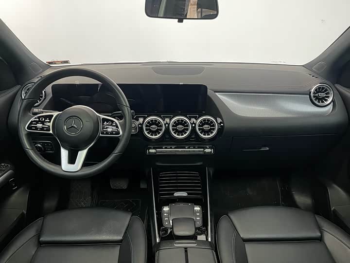 Фото 9 - Mercedes-Benz GLA-Class