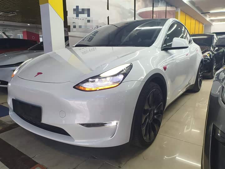 Фото 2 - Tesla Model Y
