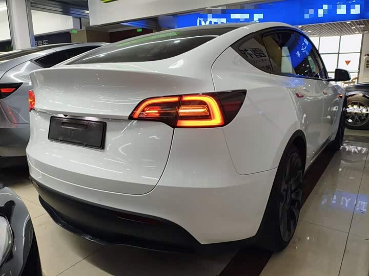 Фото 7 - Tesla Model Y