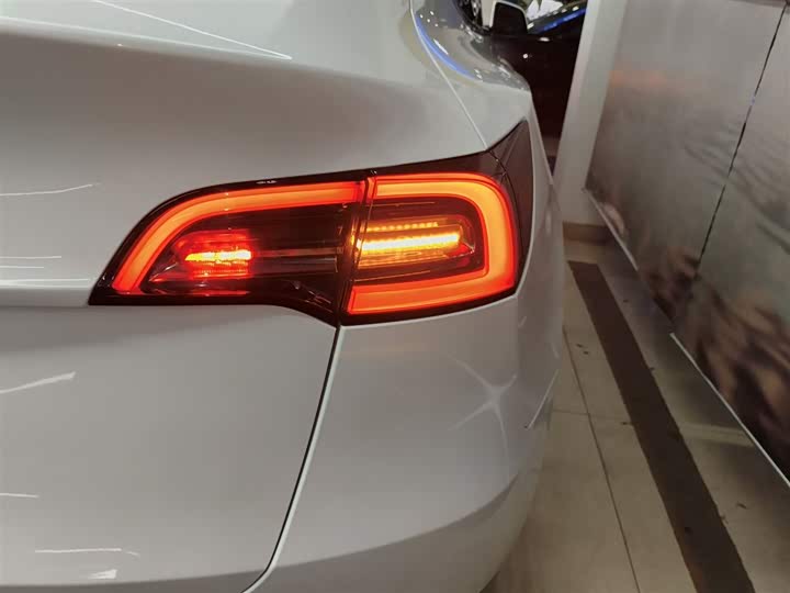 Фото 8 - Tesla Model Y