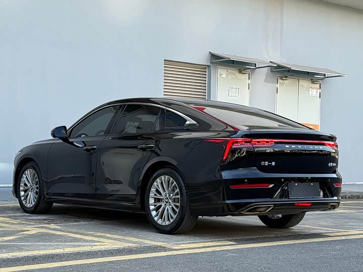 Фото 7 - Bestune B70