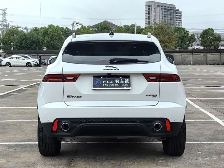 Фото 5 - Jaguar E-Pace