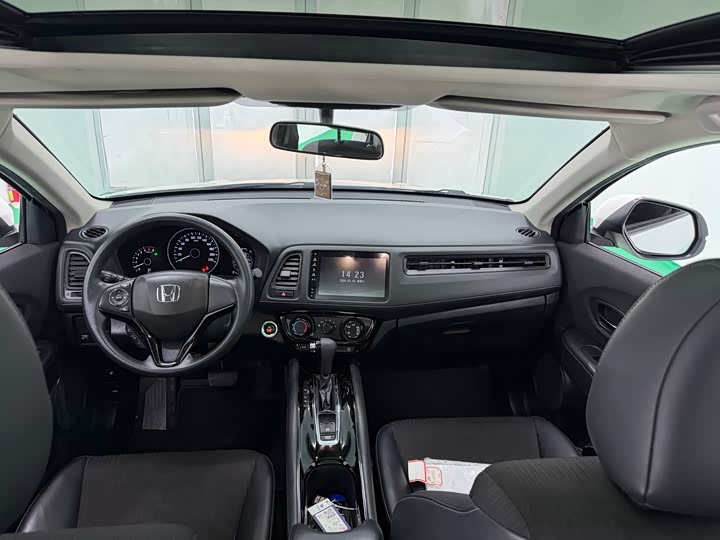 Фото 8 - Honda Vezel