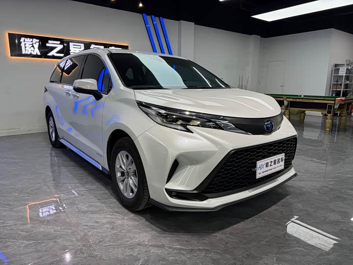 Фото 4 - Toyota Granvia