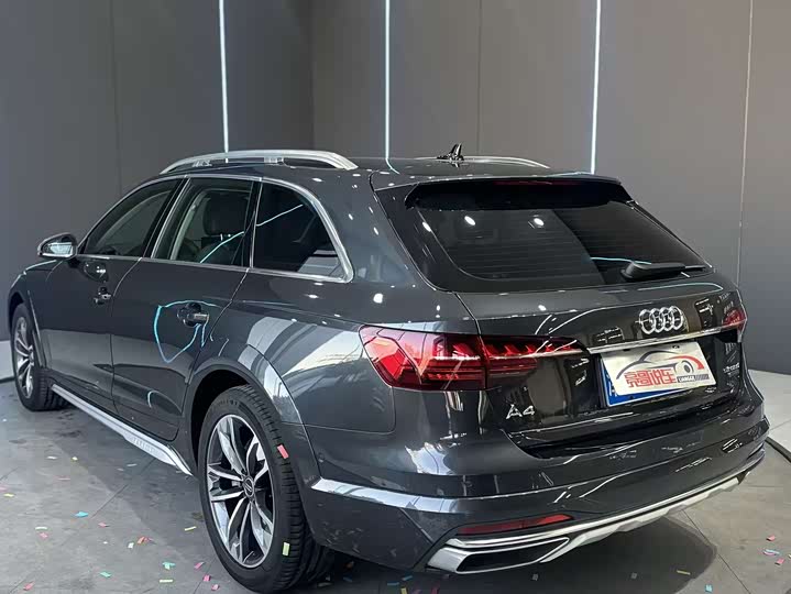 Фото 7 - Audi A4