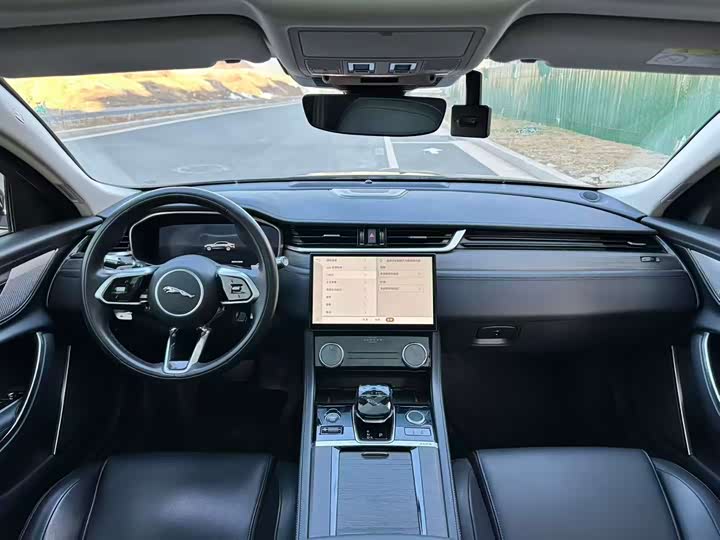 Фото 5 - Jaguar XF L