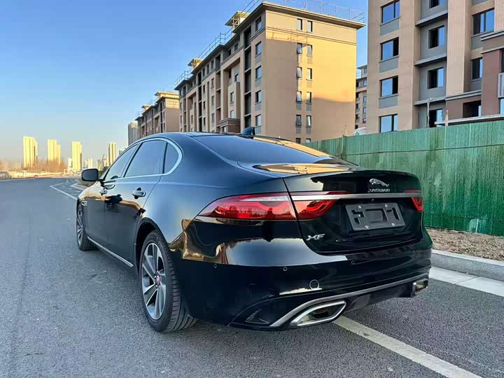 Фото 7 - Jaguar XF L
