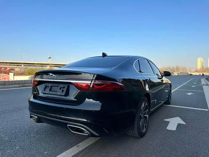 Фото 9 - Jaguar XF L