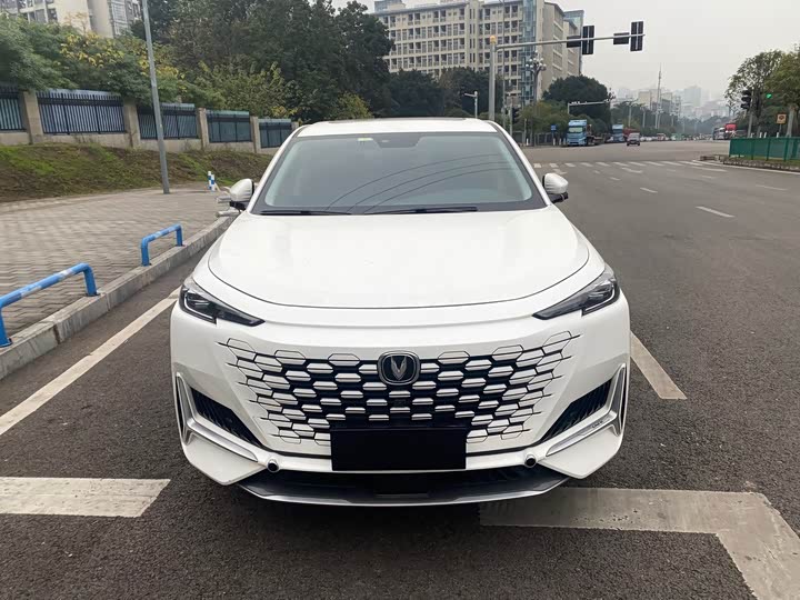 Фото 2 - Changan UNI-K