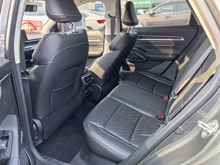 Фото 9 - Geely Emgrand