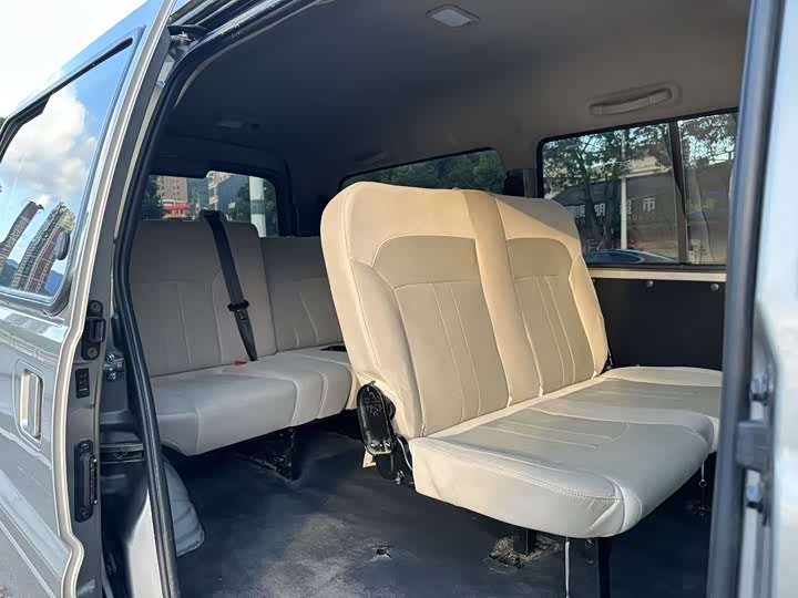 Фото 7 - Dongfeng Forthing Lingzhi M5