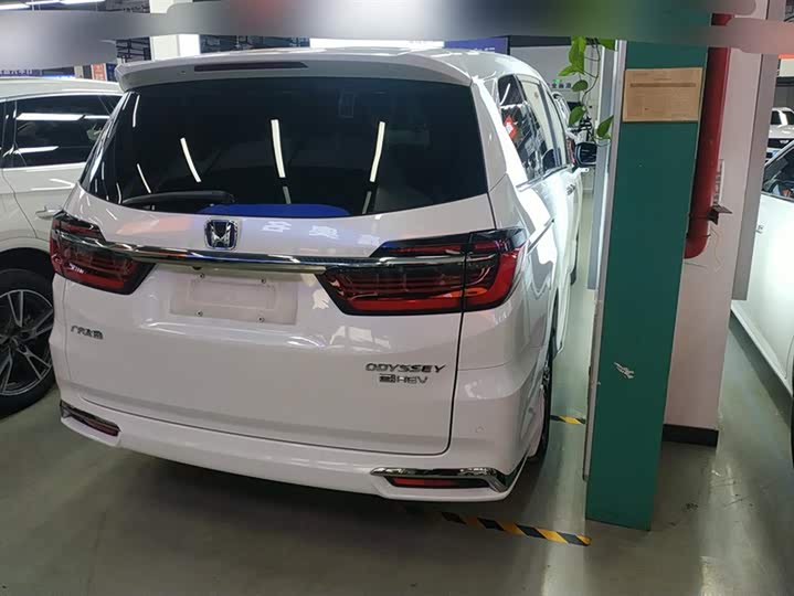 Фото 3 - Honda Odyssey