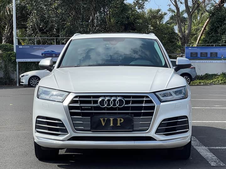 Фото 3 - Audi Q5L