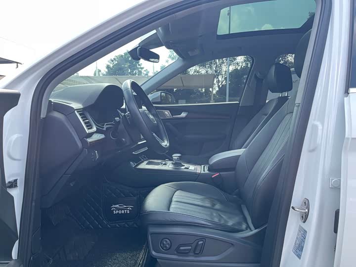 Фото 5 - Audi Q5L