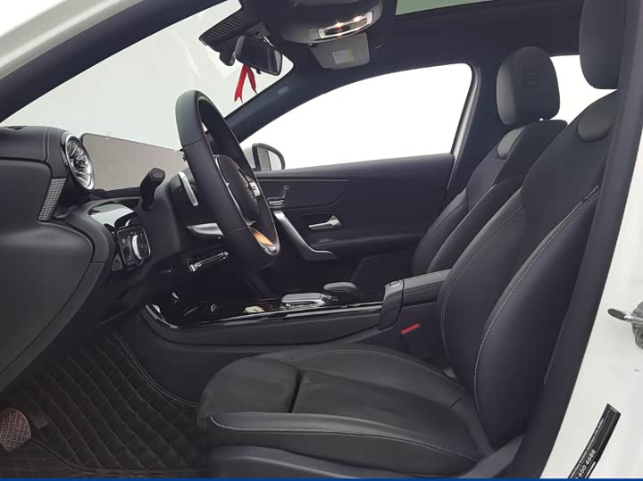 Фото 4 - Mercedes-Benz A-Class