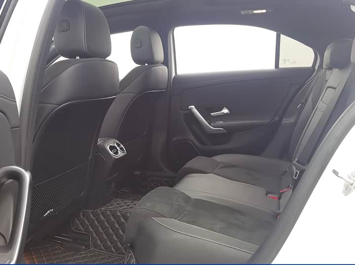 Фото 5 - Mercedes-Benz A-Class