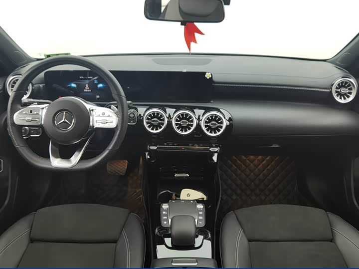 Фото 6 - Mercedes-Benz A-Class