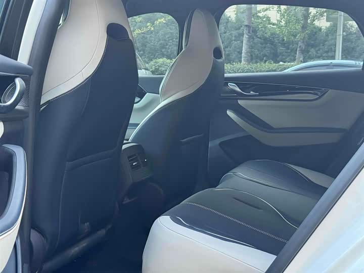 Фото 8 - BYD Qin Plus