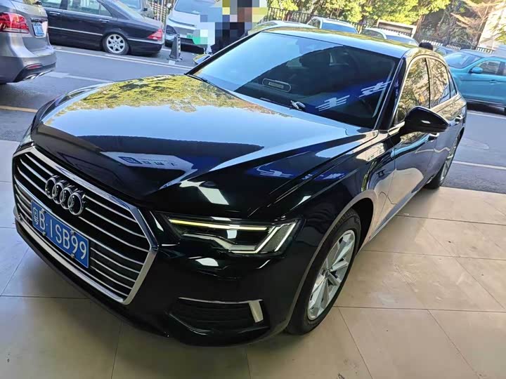 Фото 1 - Audi A6L