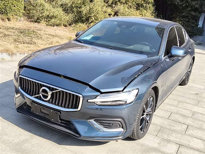 Фото 1 - Volvo S60