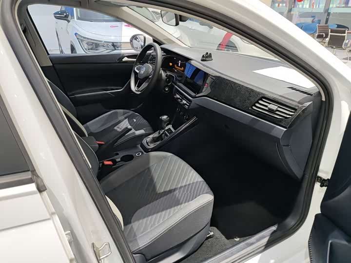 Фото 5 - Volkswagen Lavida