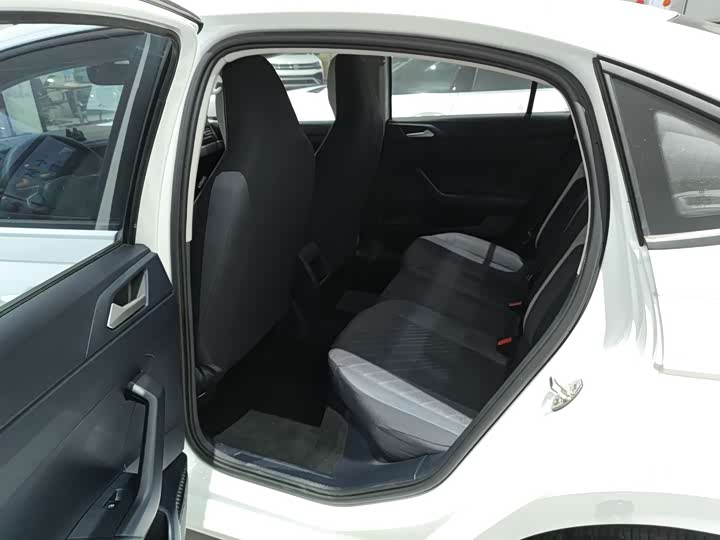 Фото 9 - Volkswagen Lavida