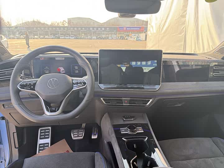 Фото 5 - Volkswagen Tiguan L Pro