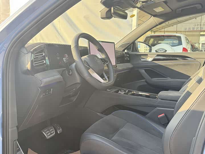 Фото 6 - Volkswagen Tiguan L Pro