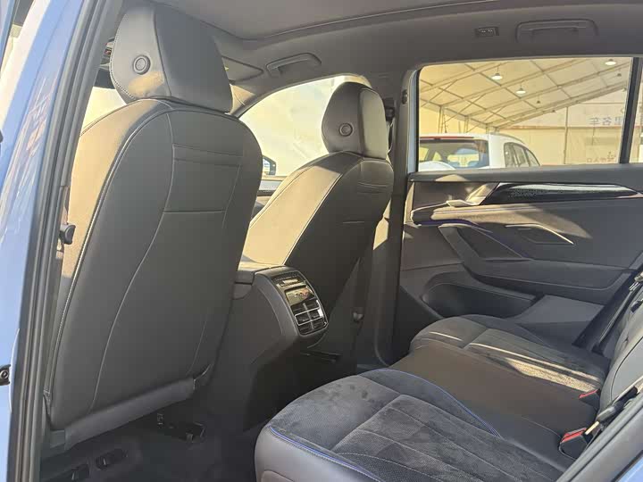 Фото 7 - Volkswagen Tiguan L Pro