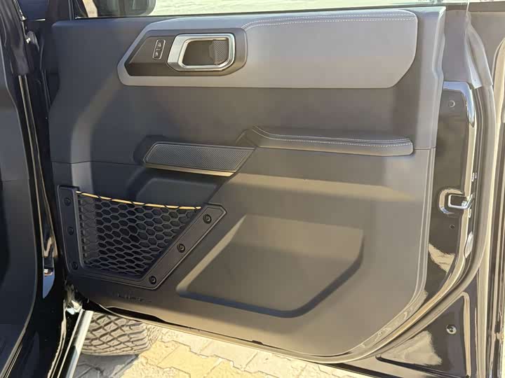 Фото 6 - Ford Bronco