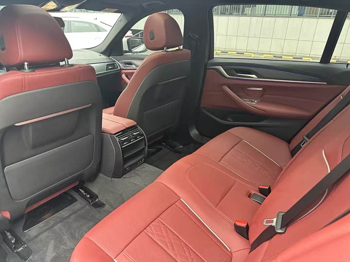 Фото 5 - BMW 5 Series