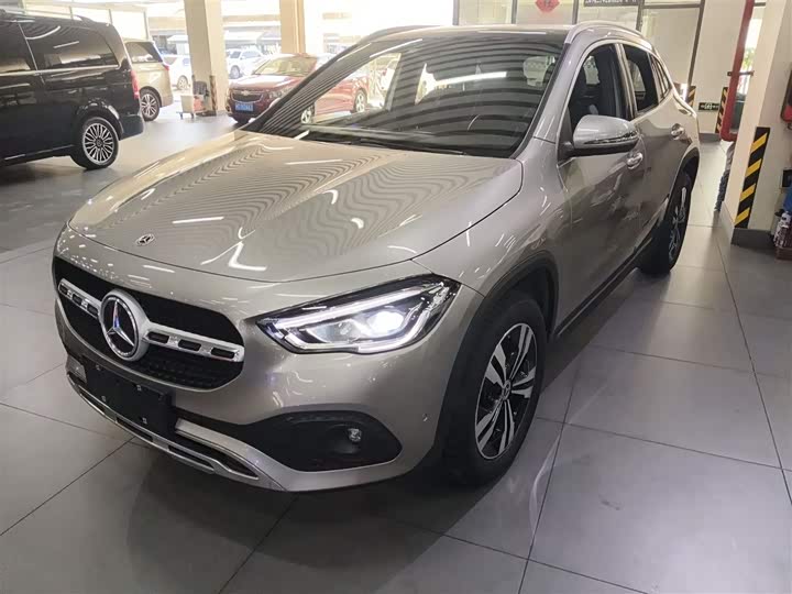 Фото 2 - Mercedes-Benz GLA-Class