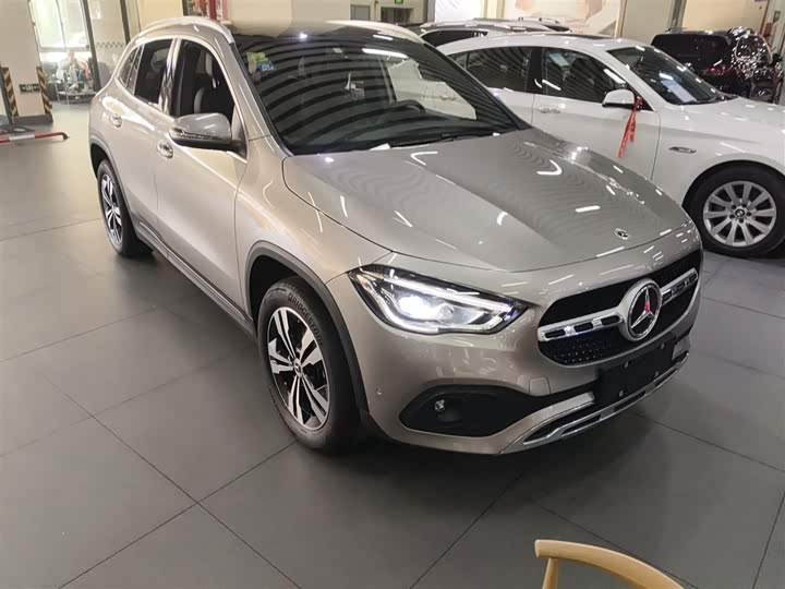 Фото 4 - Mercedes-Benz GLA-Class