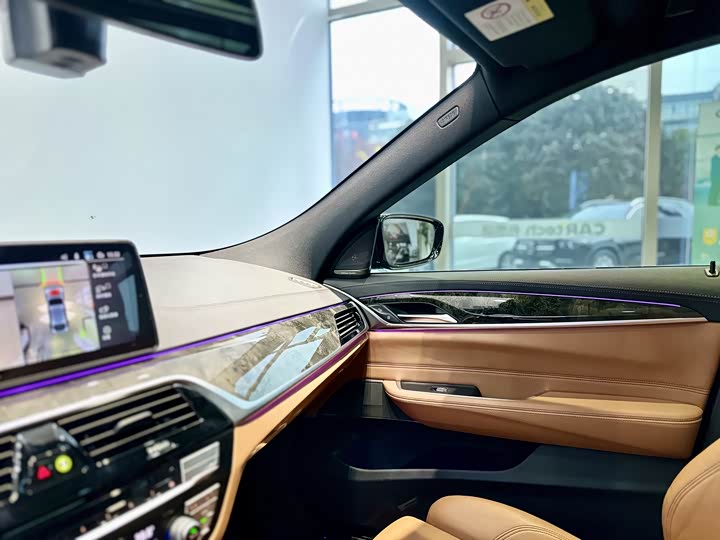 Фото 8 - BMW 6 Series GT