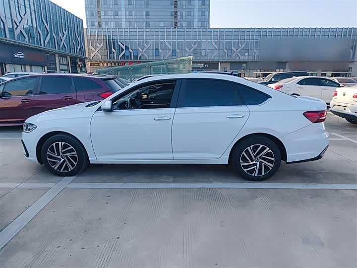 Фото 5 - Volkswagen Lavida