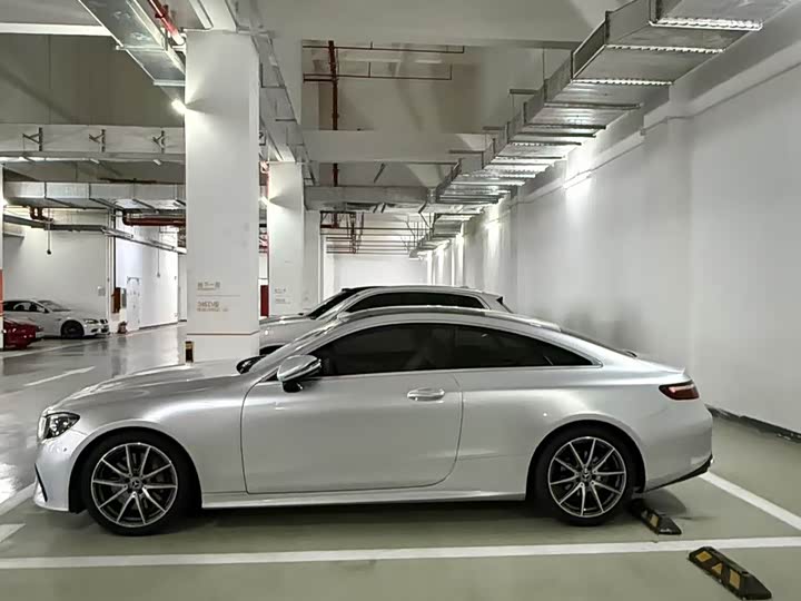 Фото 5 - Mercedes-Benz E-Class