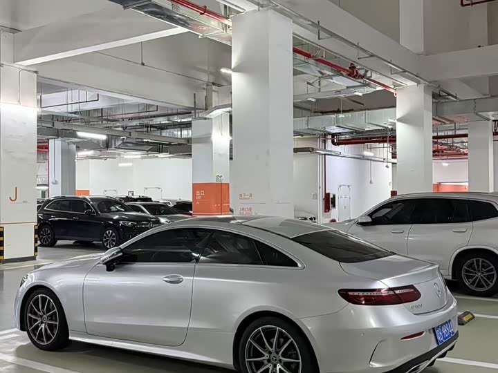 Фото 6 - Mercedes-Benz E-Class