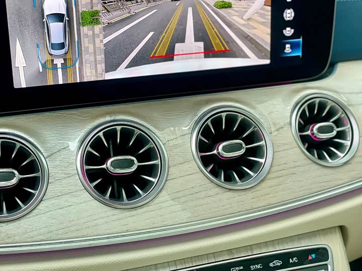 Фото 8 - Mercedes-Benz E-Class