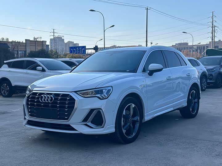 Фото 1 - Audi Q3