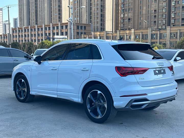 Фото 9 - Audi Q3