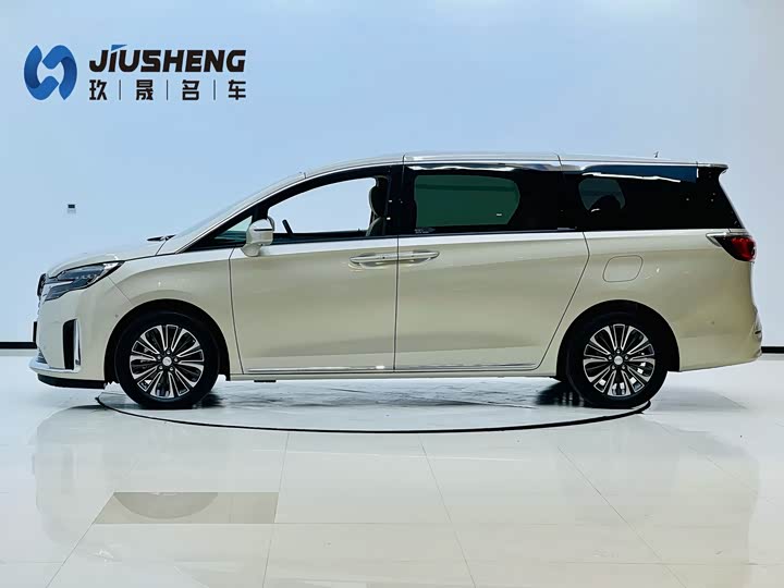 Фото 3 - Buick GL8 ES