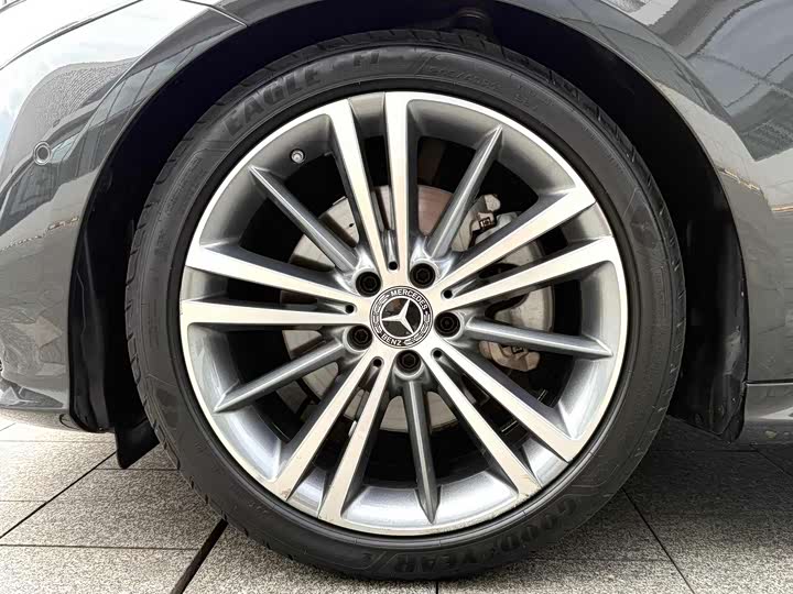 Фото 6 - Mercedes-Benz CLS-Class